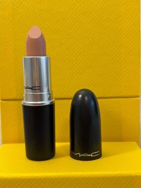 VINTAGE DISCONTINUED HTF MAC Cosmetics lipstick in MYTH!